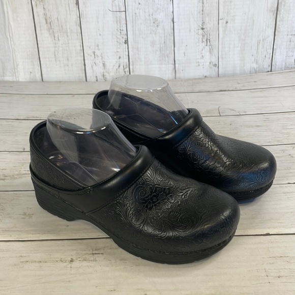 dansko women's shaina clog
